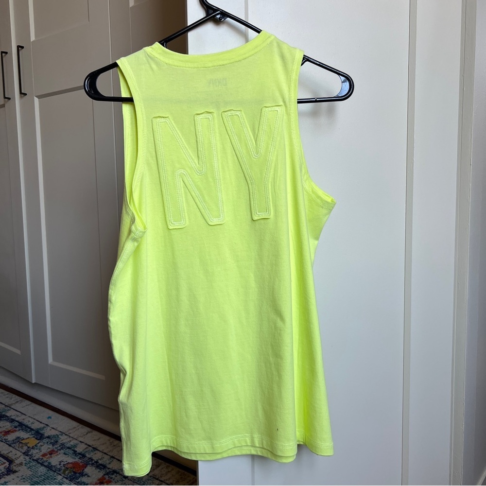 DKNY Sport Women's Zest Yellow Embossed DKNY Muscle Tank Top Size Small - Picture 2 of 3